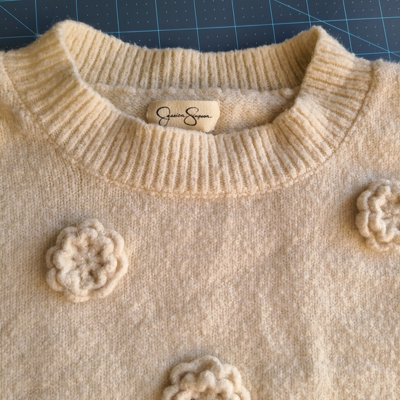 Jessica Simpson Cream Sweater with Floral Details Cottagecore Boho Country Charm - Picture 4 of 8